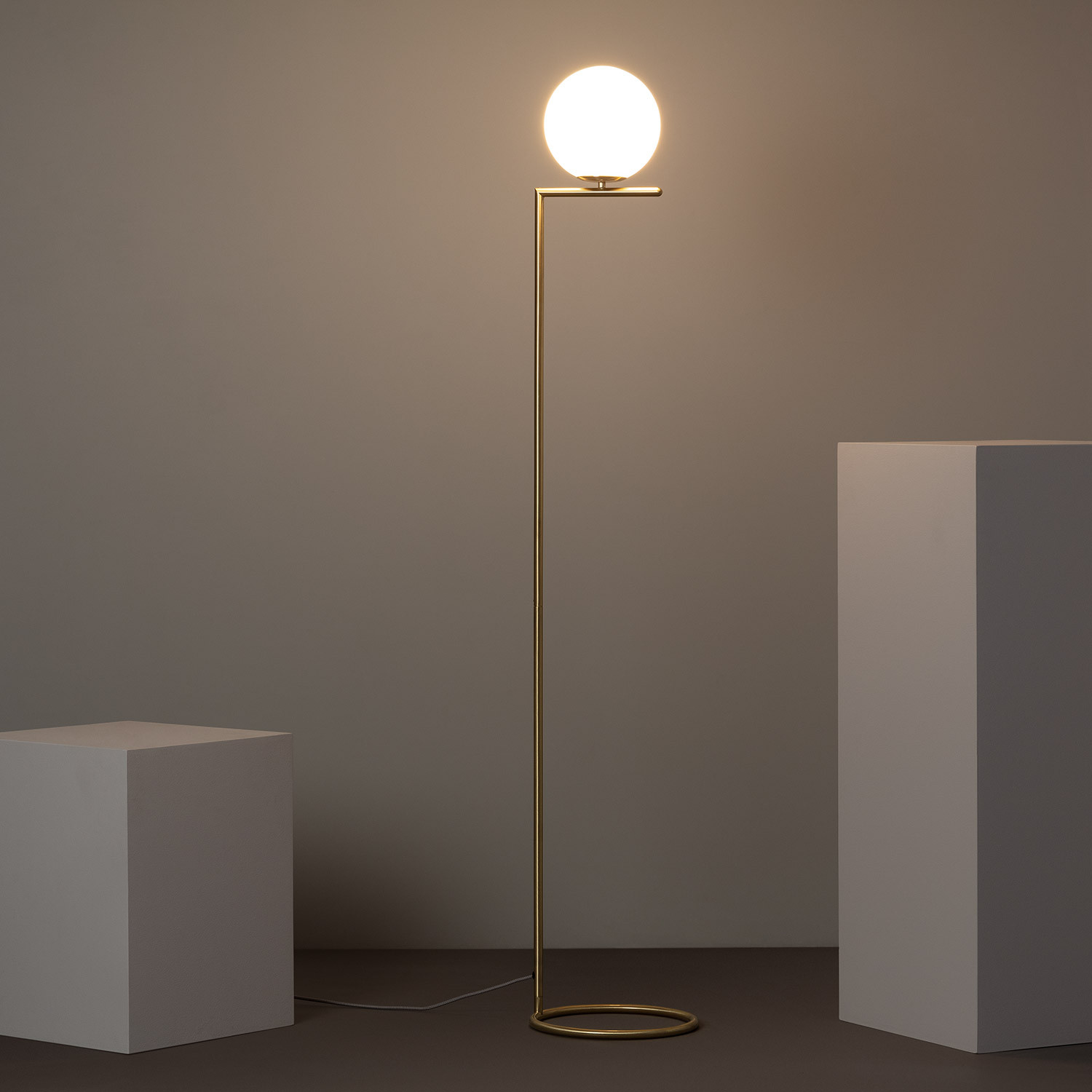 LEDKIA Deckenleuchte Moonlight Brass – Aus Metall & Glas, Goldfarben, Für G9 Birnen (IP20, Innenbereich)