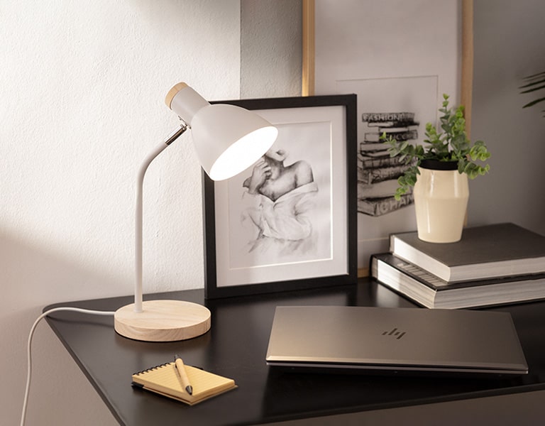 Flexibilní stolní a nástěnné lampy