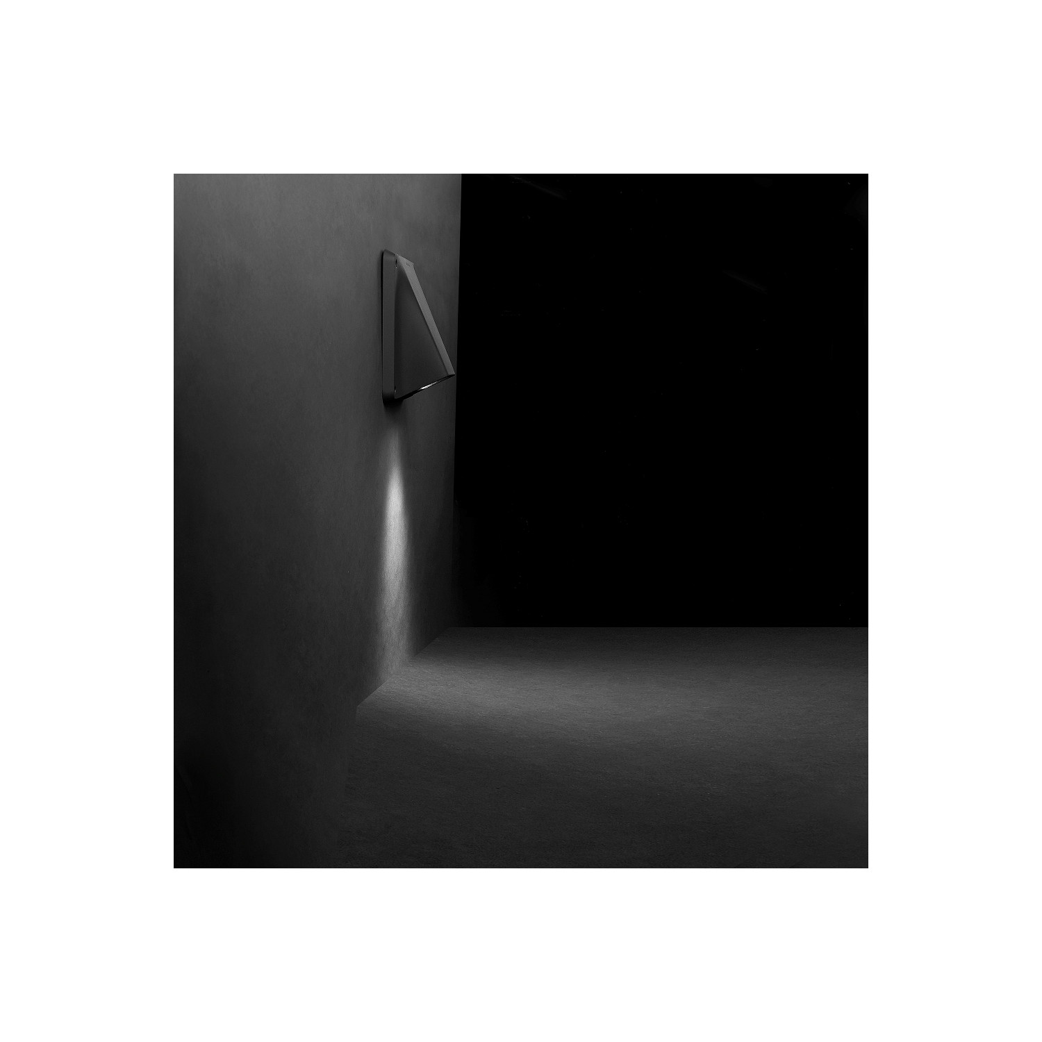 LEDSC4 Rexel 4.8W 4 LEDS LED Bollard IP67 559741Z5CL Ledkia